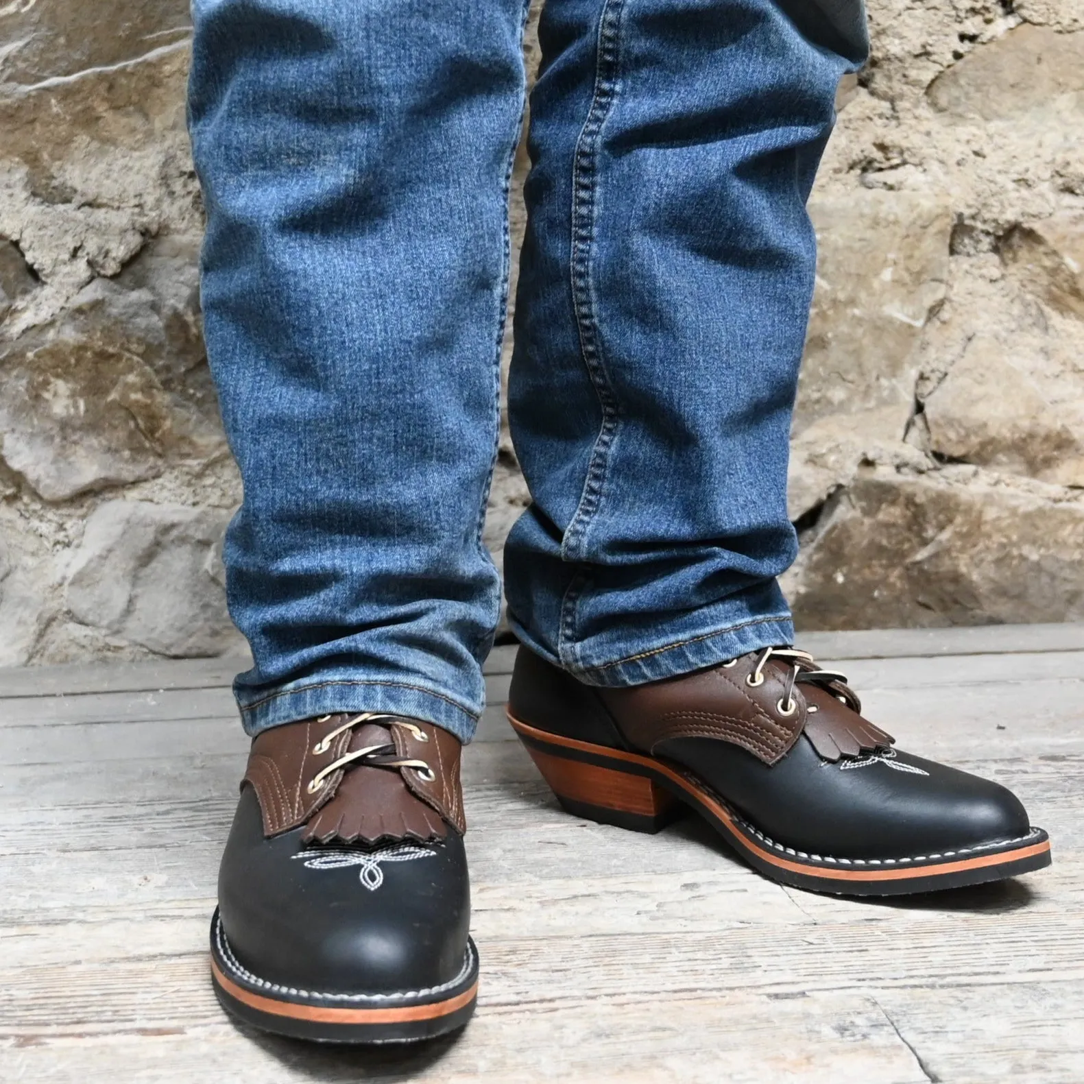 Nicks 10" Two Tone Leather Buckaroo Packer with White Toe Bug Stitch